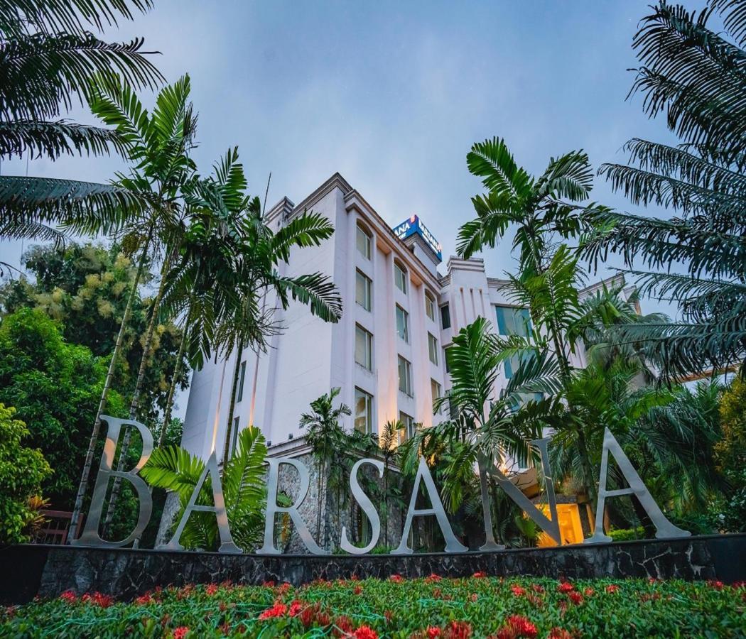 Barsana Hotel & Resort Силигури Экстерьер фото